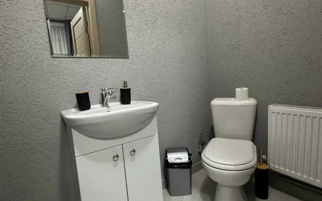 Dlya Chetyreh Gostey Ryadom s Aeroportom Apartments