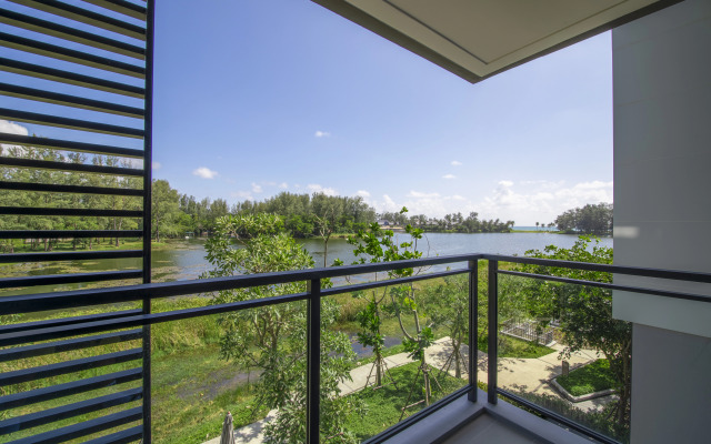 Апартаменты Три спальни с видом на море и озеро