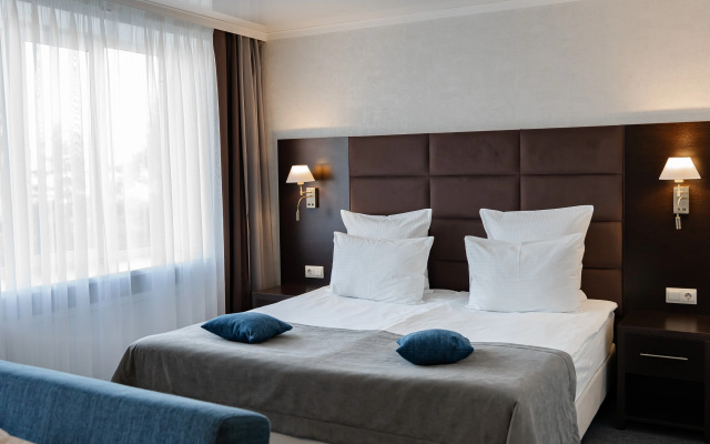Ariya Hotel