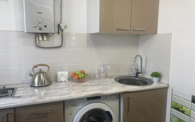 V Tsentre Na Pobede Revolyutsii Flat