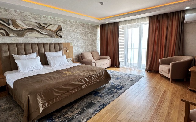 Gold Niyara Hotel