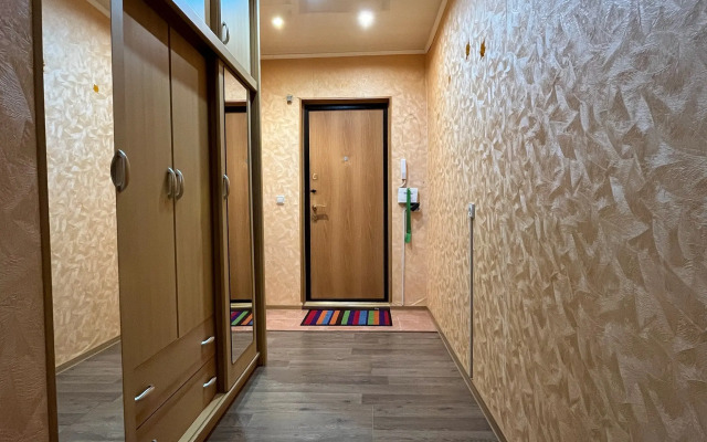 Odnokomnatnaya Kvartira V Tsentre Noyabryska Flat
