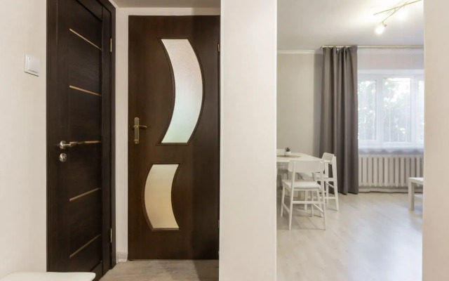 Uyutnaya V Pyati Minutakh Ot Verkhnego Ozera Flat