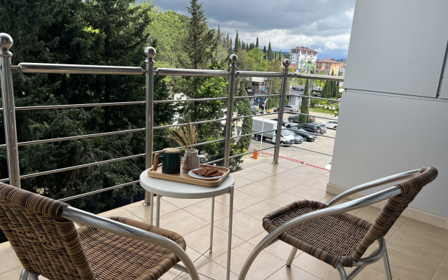 Na Internatsionalnoy 3/1 Apartments