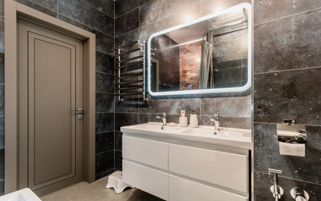 Sovremennaya Yevrodvushka V Tsentre Flat