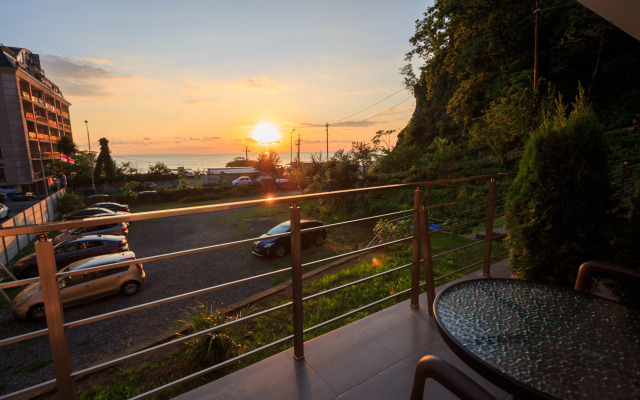 Guesthouse 99, Guest House