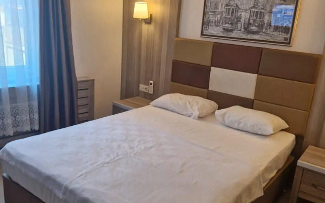 Pera Arya Hotel