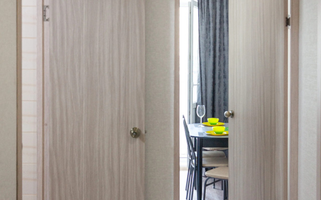 Uyutnaya kvartira na bulvare Admirala Pustoshkina Apartments