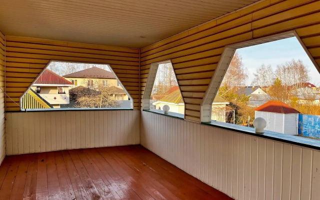 Частный дом двухэтажный на 1-й Лесной улице 1