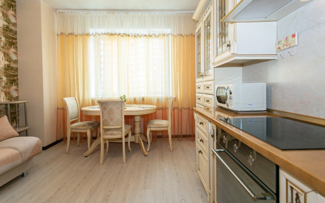 U metro v Venetsianskom stile Flat