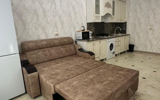 V Novom Chastnom Trekhetazhnom Dome Apartments 2