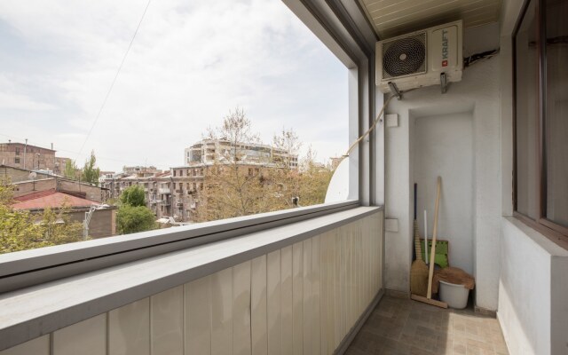 Stay Inn On Sayat-Nova Ave. 33-53 Apartments