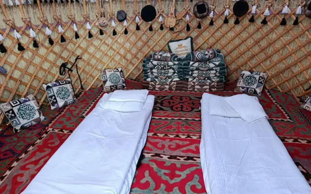 Ночлег и завтрак (B&B) Eco House "QUMUSH YURT"