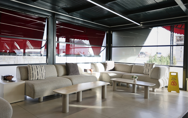 Отель Ren Business