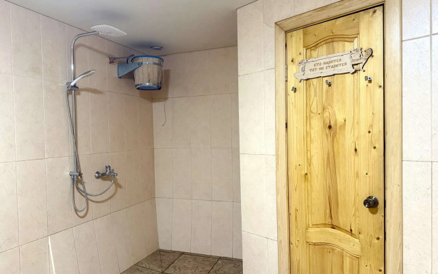 Thach from Travel Hotels Entourage