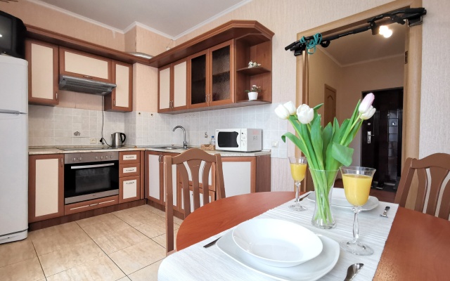 Uyutnye i Prostornye v Sovremennom Raione Apartaments