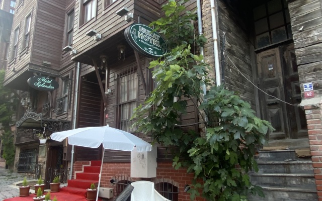 Nuray Hotel