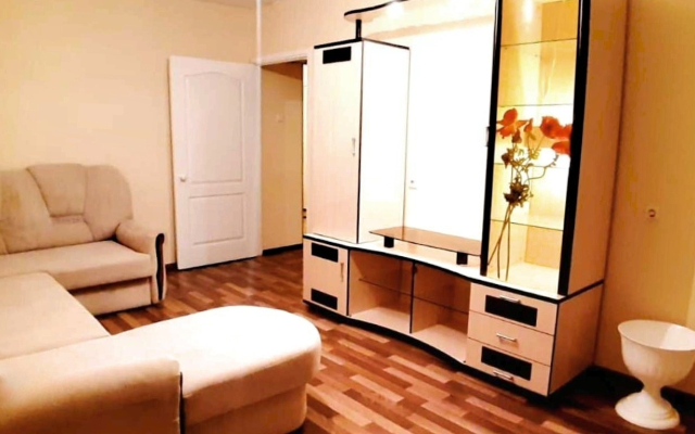 Tryokhkomnatnaya Na Zyabi Apartments