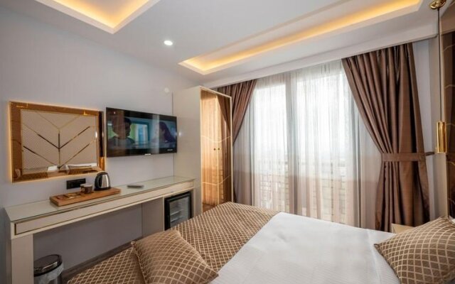 Luxury Airport Hotel by Zazzoni