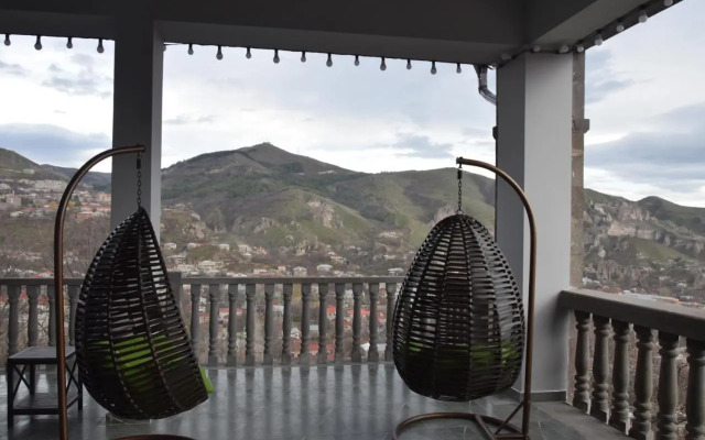 Popock Goris Guest House