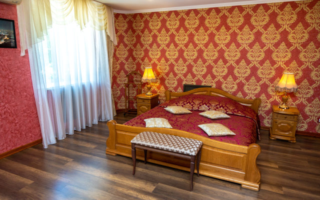 Saratovskaya Hotel