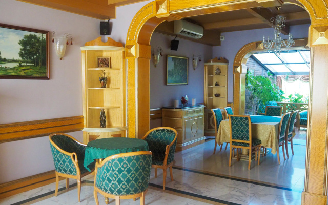 Mitos Hotel