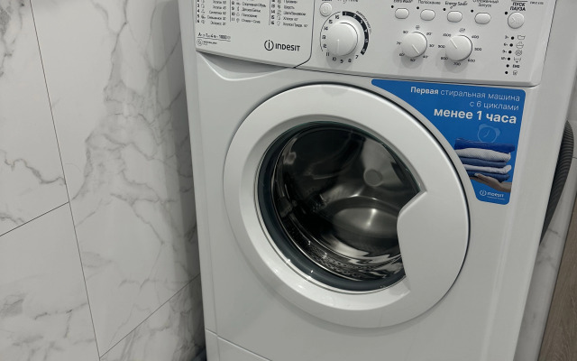 Komarova 40 Flat