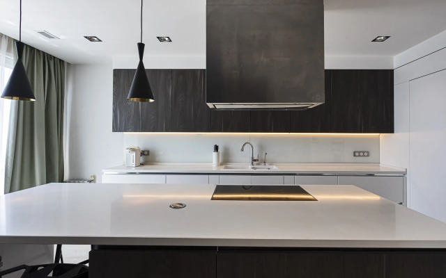 Roskoshnaya dvukhurovnevaya kvartira s sobstvennoy terrasoy Flat