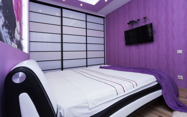Stilnaya 3-Kom Kvartira V Tsentre Apartments