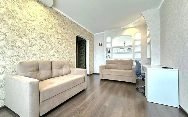 Dvukhkomnatnaya s balkonom na Pritomskom Flat