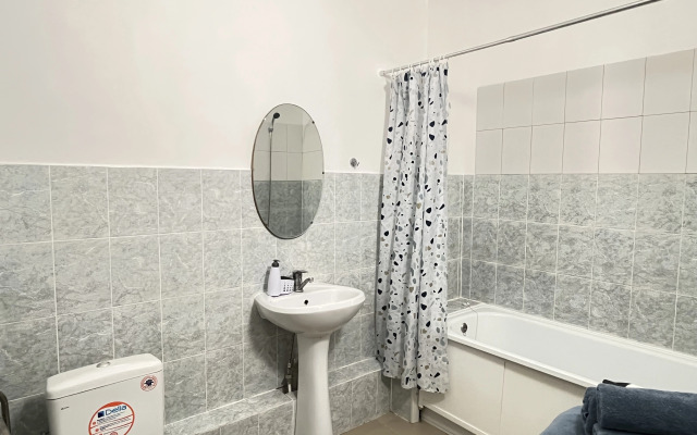 Prostornaya Kvartira V Tsentre Goroda Flat