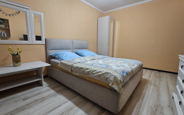 Bolshaya Kvartira Na Borisovke Zona Komforta Flat