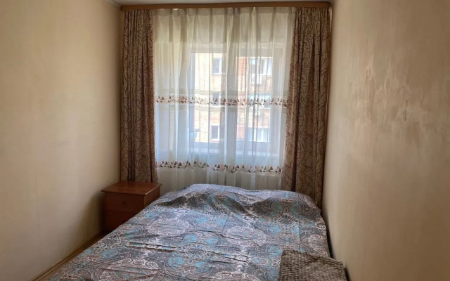 Na Ul. Pologaya 24 Flat