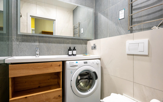 V Apart-Otele Kirovsky Avenir Apartments