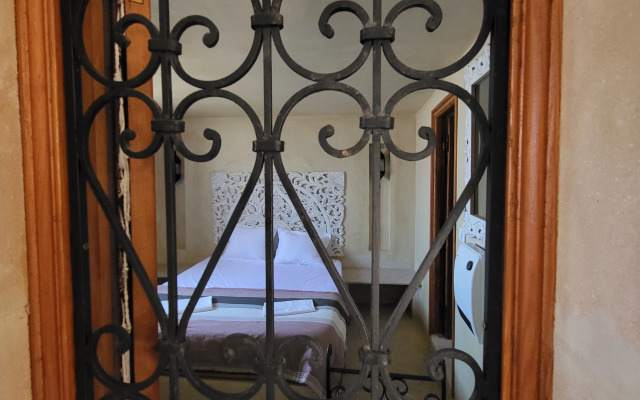 Al Madina Riad Hotel