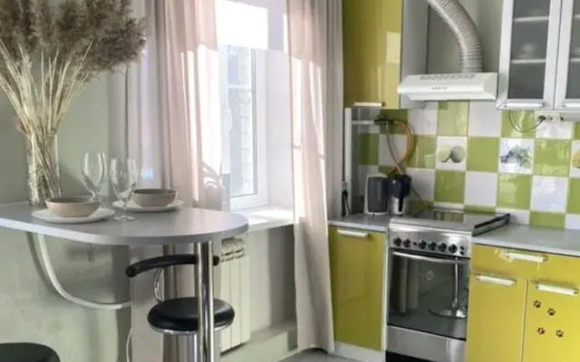 Ryadom S ZHD Vokzalom I Krasnoy Ploschadyyu Apartments