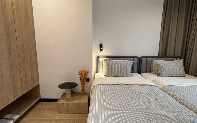 Отель Grand Mosh Mosh