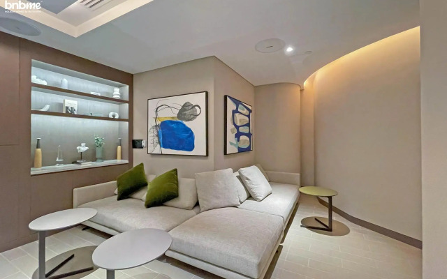 Bnbme, Opera Grand 2 BDR Apartments