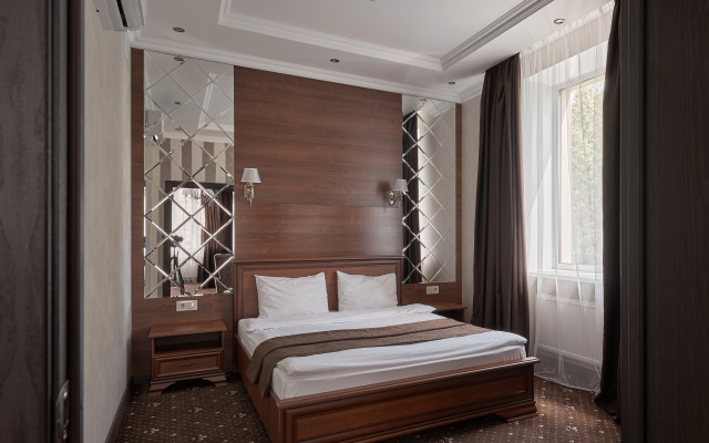 Korona Hotel