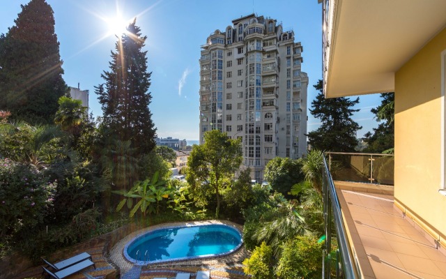 V Samom Tsentre Sochi Private House