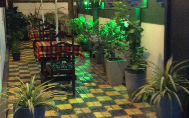 Yoho R K Tourist Villa Guest House