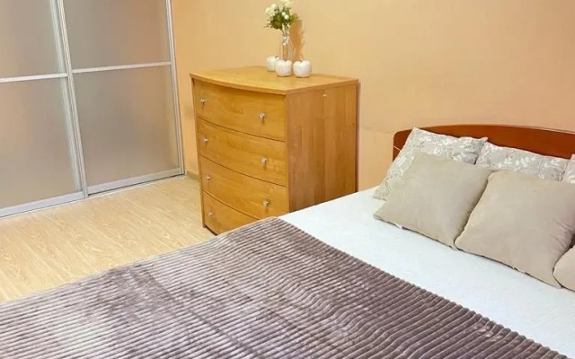 Квартира 2-комнатная с балконом в центре на Ленина