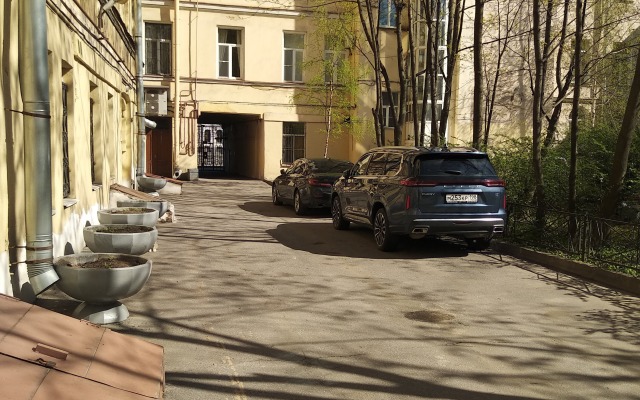 Апартаменты на Караванной 1