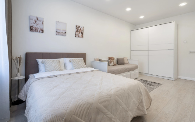 EasyGuest Ryadom S Naberezhnoy Nevy Flat