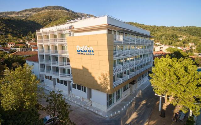 Carine Hotel Delfin
