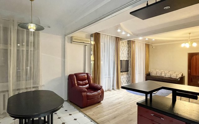 4-komnatnye HomeApart Volodarskogo, 18 Apartments