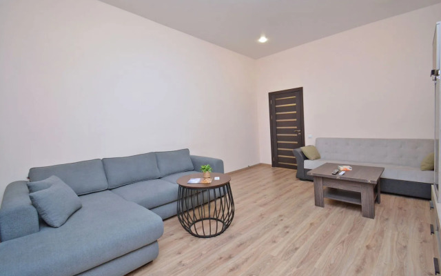 Perte House Apartment's on Spendaryan 5 Street Apartments