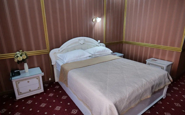 Lion Hotel