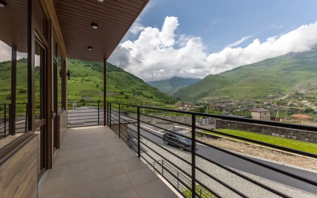 Частный дом Family Resort Monarch Двухэтажный коттедж с сауной и купелью