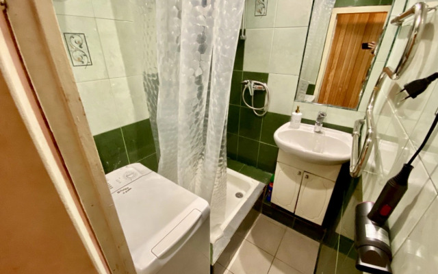 Na Fabrichnoy 2 Flat with Balcony